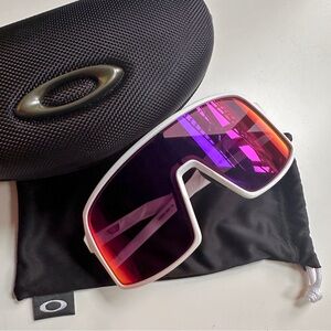 Oakley Sutro S - White